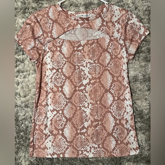 snake skin peekaboo - Picture 1 of 1